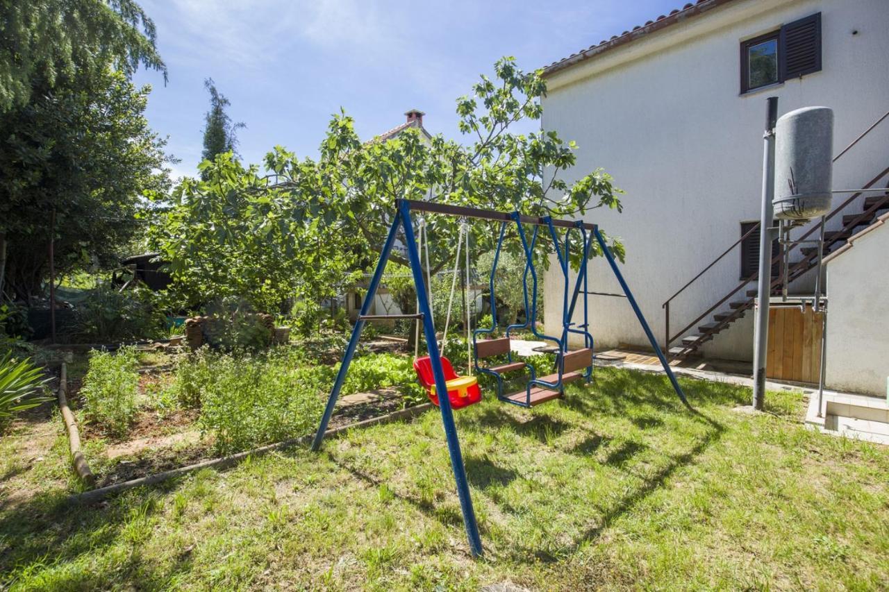 Apartment Vili Pinezici  Exterior photo