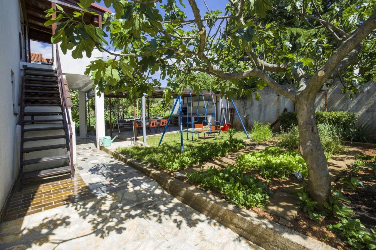 Apartment Vili Pinezici  Exterior photo